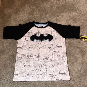 NWT DC Comics BATMAN short  tee shirt - size: 14-16 XL - padded Batman